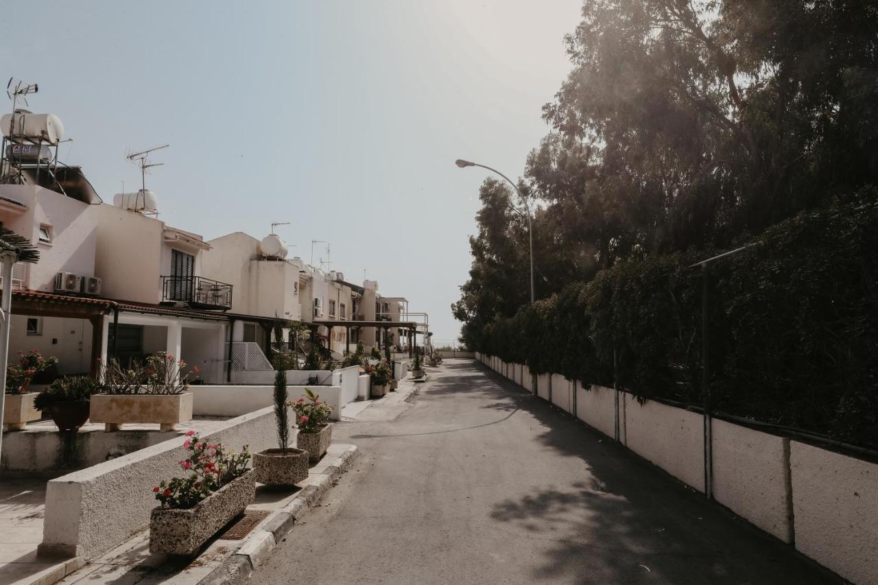 Miltos Beach House Ларнака Екстер'єр фото